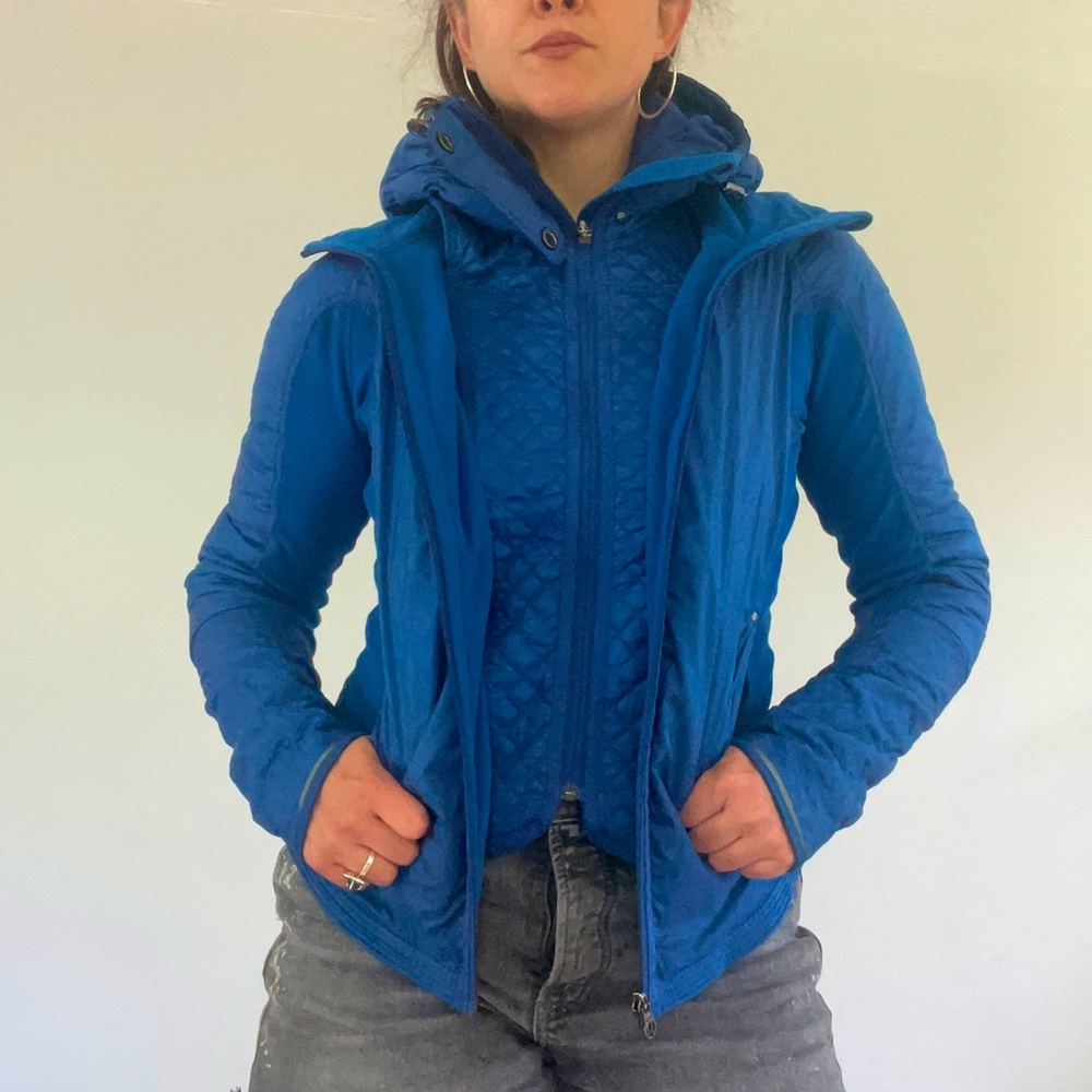 Lululemon quilted lightweight jacket with zip out hood. No tags, fits like XS/S